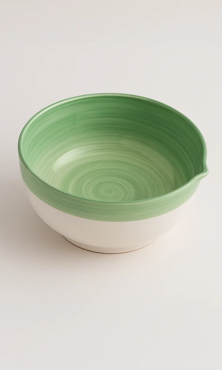 Yeşil seramik matcha kasesi